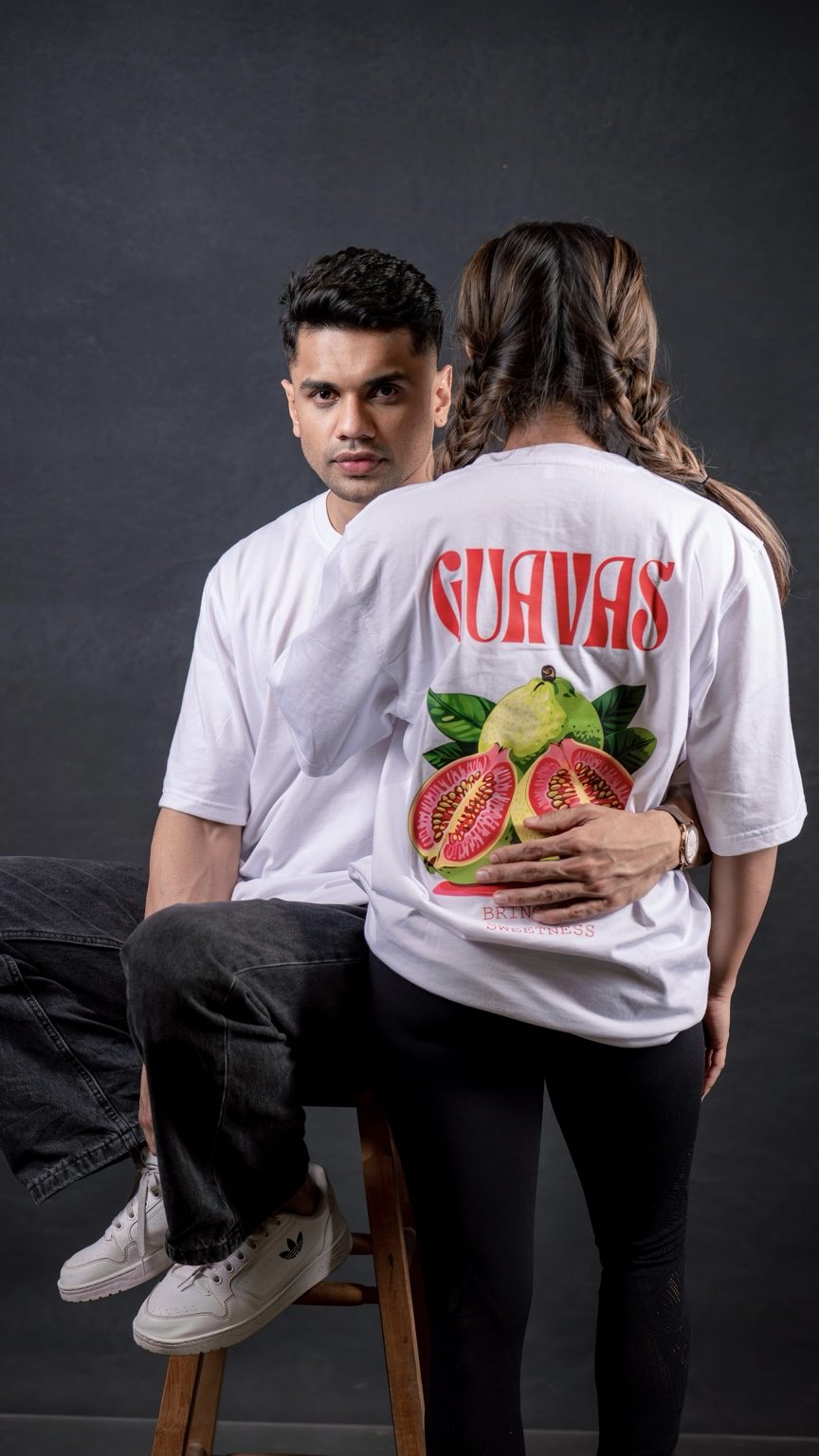 GUAVAS

Graphic Unisex Oversized T-Shirt